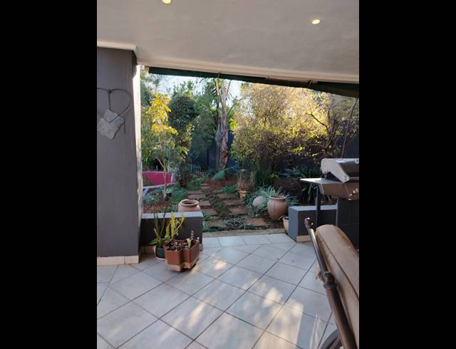4 BEDROOM FREEHOLD FOR SALE IN HUTTENHEIGHTS